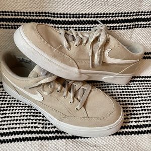 Nike Women’s GTS Desert Sand